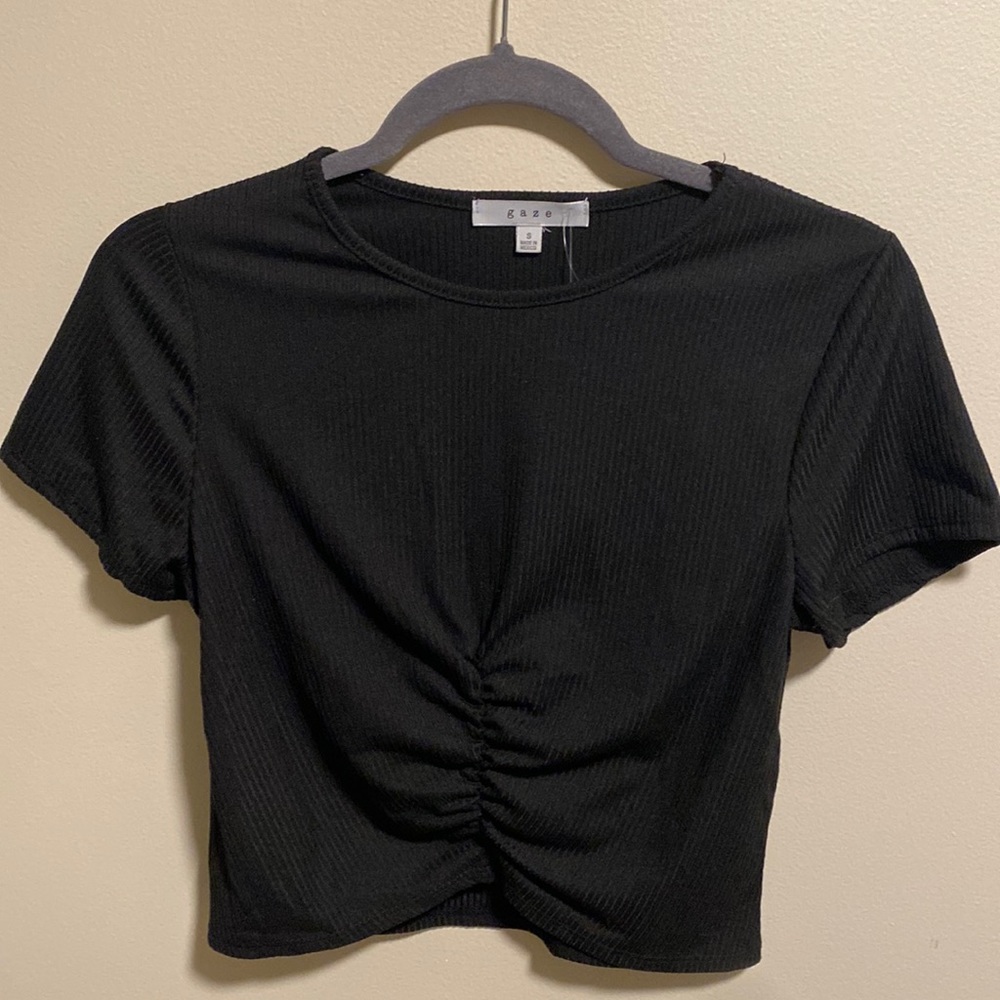 #6. gaze Ruched Short Sleeve Crop Top